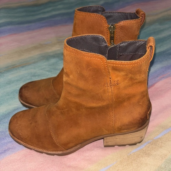 Sorel Women's Cate Waterproof Lug Sole Booties Camel Brown Size 9.5 - Picture 2 of 9